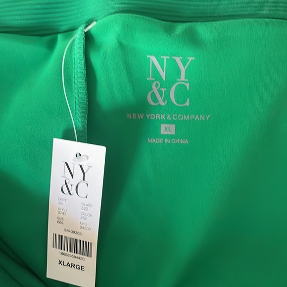 Green and White Contrast-Trim Skort - Picture 9 of 9